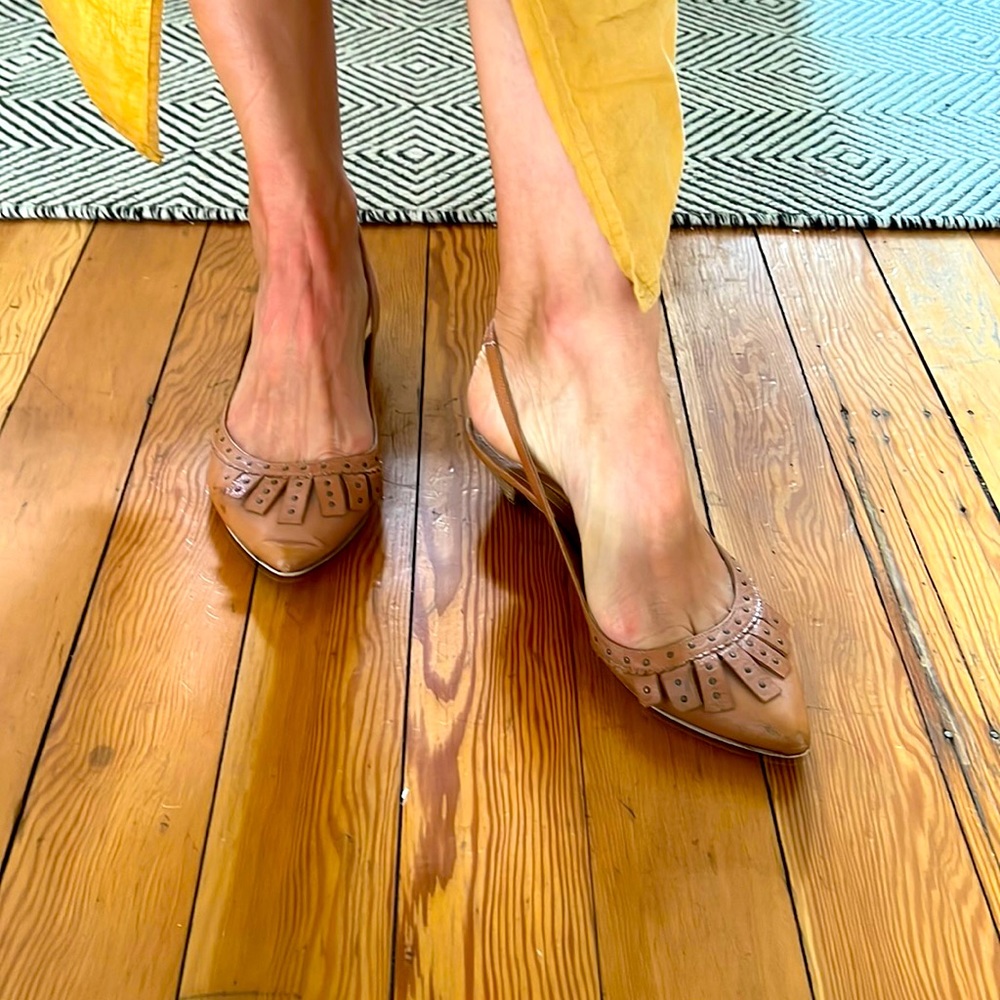 Spanish leather natural flats - size 9 / EU 40